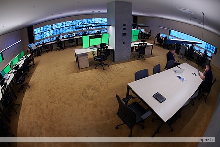 本校积极参与教育信息化应用示范校培育工作，