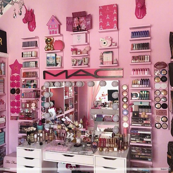 他们的投入与爆发力，以及直白而饱满的情感表