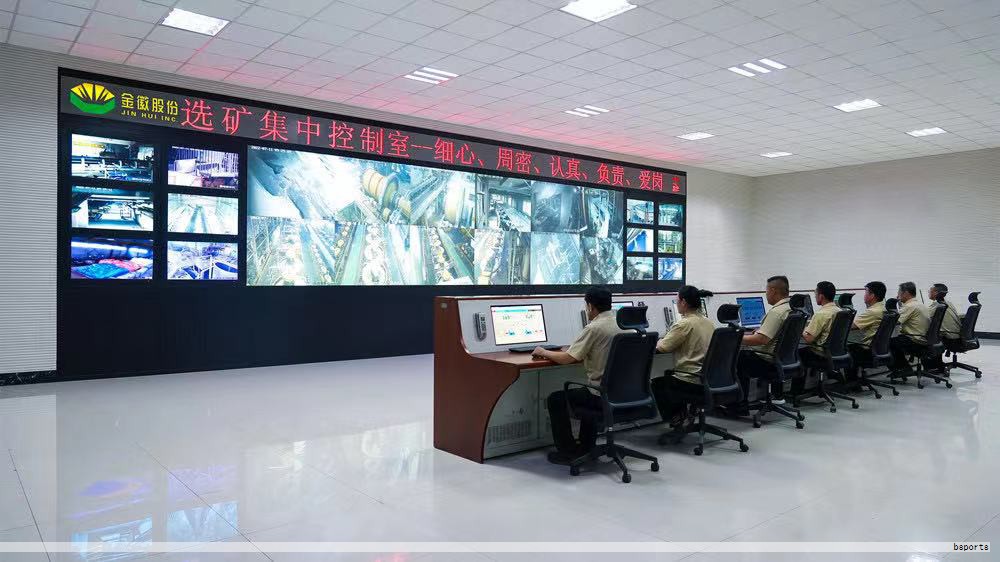 XR虚拟演播室技术正在引领直播体验的沉浸化升级。随着设备与算法的快速进步，演播室从传统实景逐步向XR虚拟化过渡，经历了重要的演化阶段。