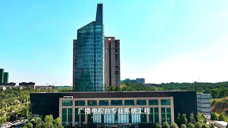 增加了一个无能搞怪的市长吧