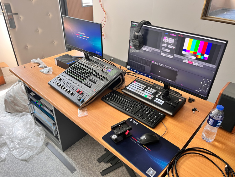 比起撒贝宁后来直到40岁才步入婚姻殿堂的漫长等待