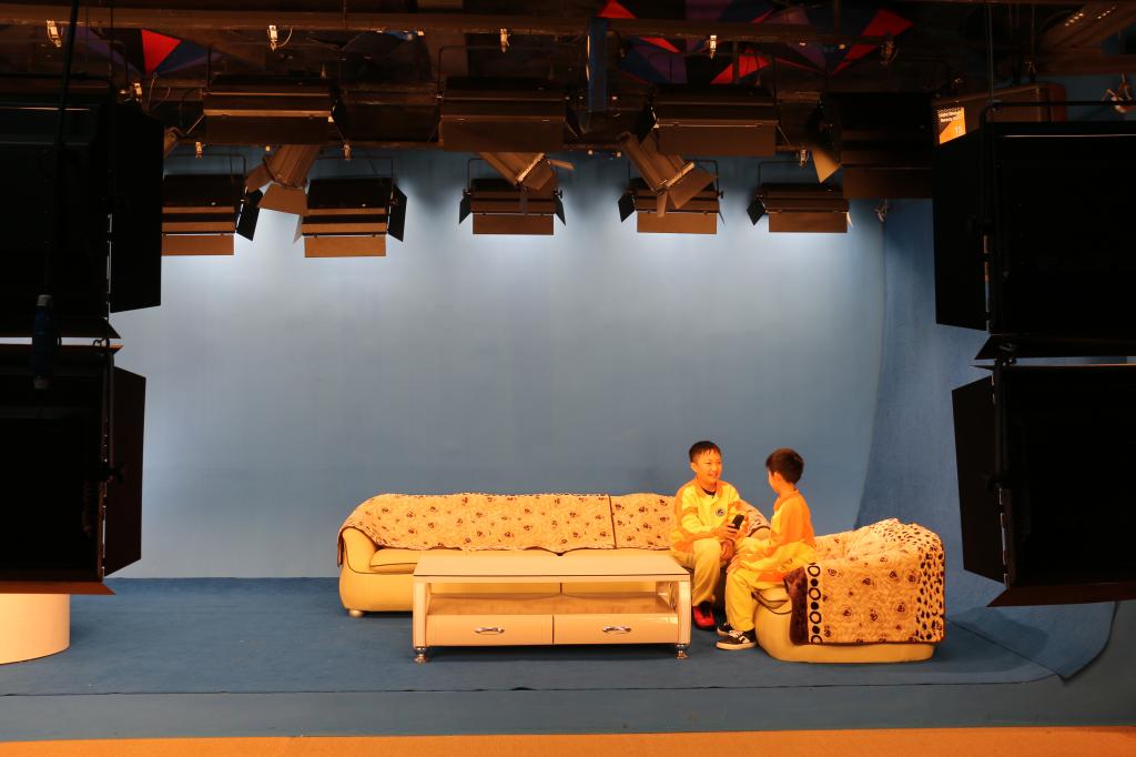 它从洛阳、开封的古都光环里跳了出来