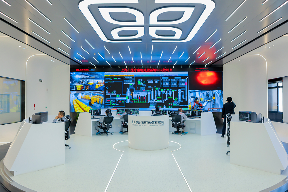 《人民法院报》3版刊登了海底捞小便当事人唐某及其父母的道歉声明