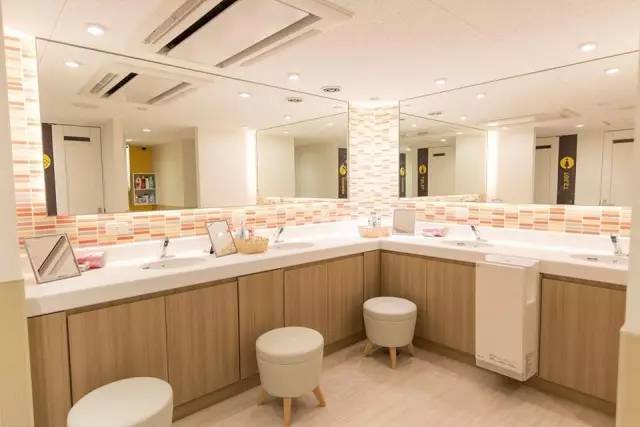 纯欲风驾驭的恰到好处~薄涂显白