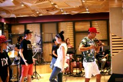 隆重推出了全新的MainMonitor系列音箱