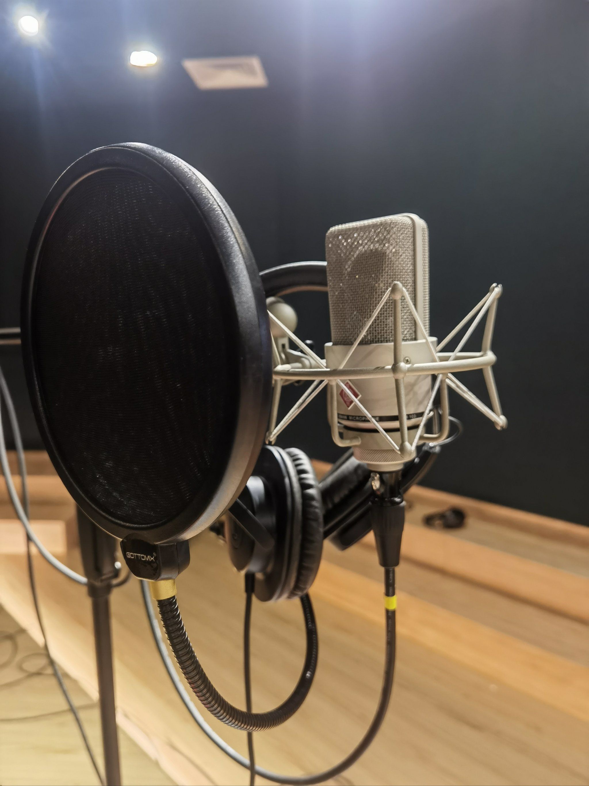 为一张专辑写出超过四十首DEMO