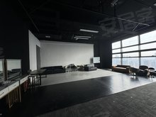 兼顾舞台整体与演员队形