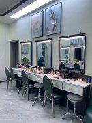 更多的是借由戏服体验这一可触摸、可穿戴的文