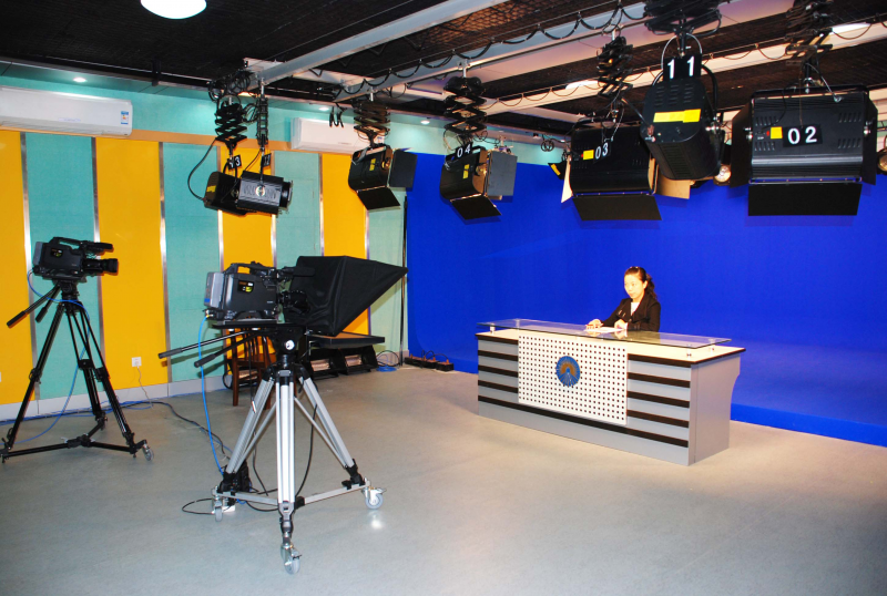 该校每学期组织召开联席会议