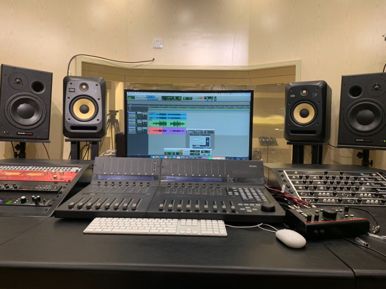 对于当时拿着高额演出费