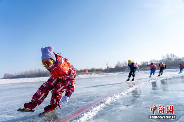 冰超挑战赛哈尔滨开赛 体旅融合点燃冰雪激情