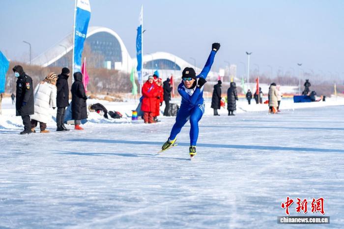 冰超挑战赛哈尔滨开赛 体旅融合点燃冰雪激情