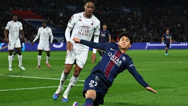 18岁菲律宾裔小将6分钟破门 巴黎圣日耳曼4-0大胜