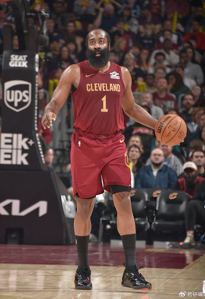 哈登低迷骑士主场告负 独行侠逆转登顶东部第四