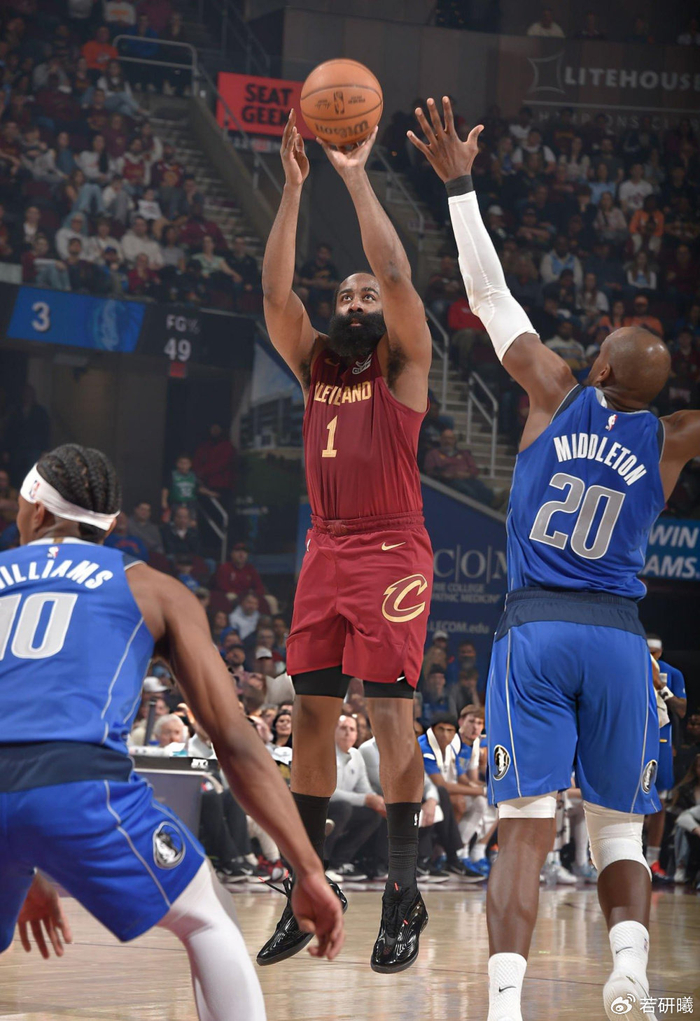 哈登低迷骑士主场告负 独行侠逆转登顶东部第四