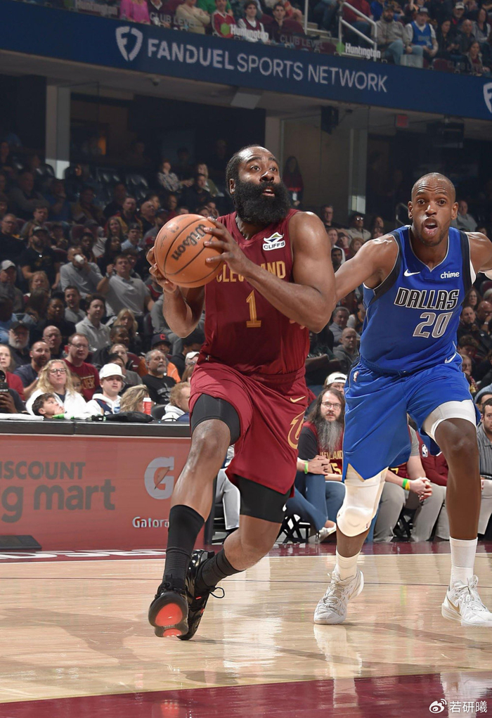 哈登低迷骑士主场告负 独行侠逆转登顶东部第四