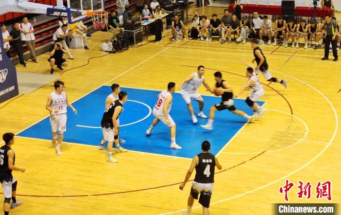 新疆石河子“援疆杯”篮球联赛圆满落幕 无畏