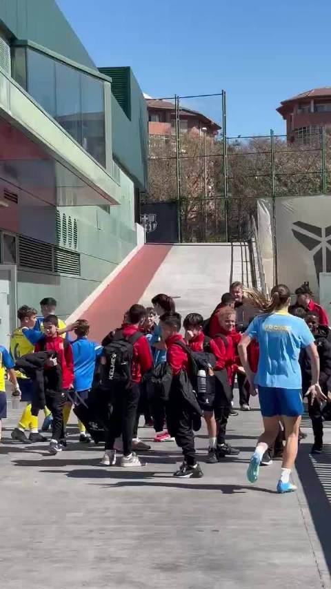 巴萨经典德比再现 皇马引援与U12赛果引热议