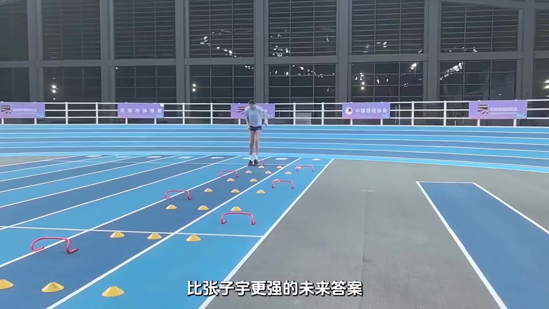 14岁2米15中国女篮新星扣篮惊艳 女版文班亚马崛