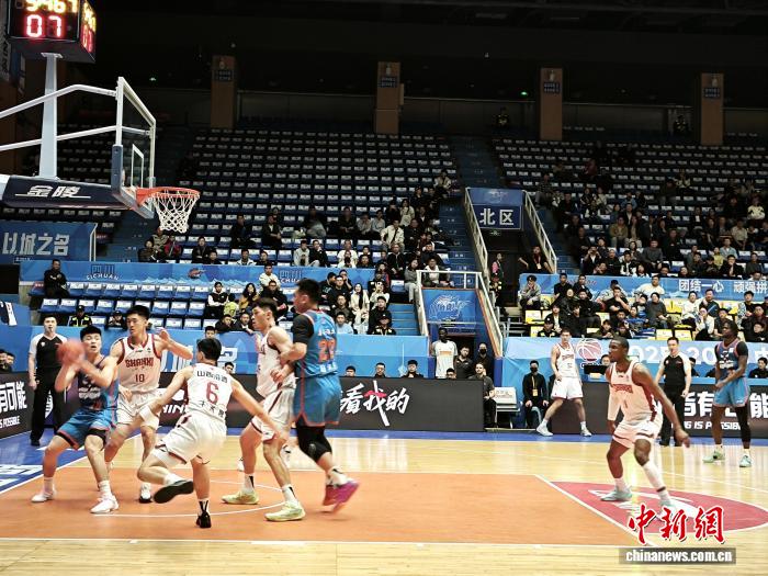 四川男篮主场不敌山西男篮 赛季连败达33场
