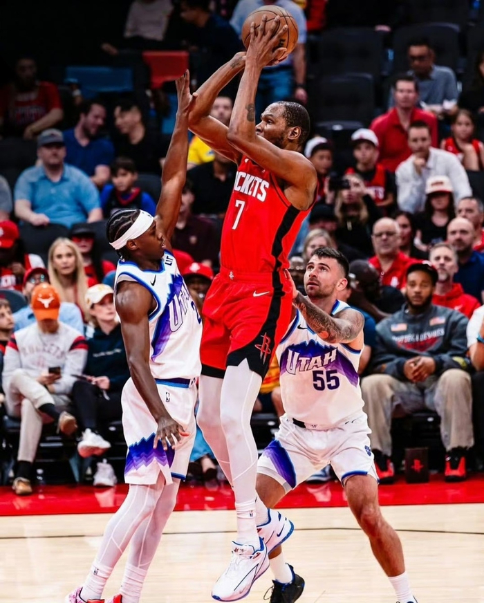 火箭森林狼瞄准湖人季后赛首轮对决