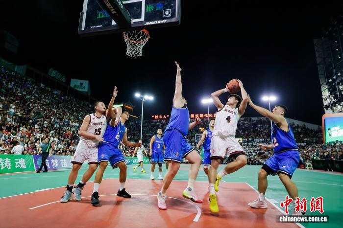 福建晋江队勇夺全国村BA总决赛冠军 乡村篮球盛