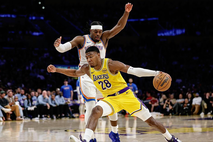 湖人替补席集体失语 范德比尔特怒喷雷迪克引内